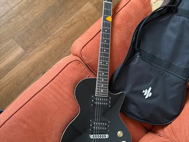 Electric Guitar, Long Circular