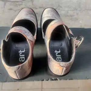 Spanish Leather Pumps, Trincity