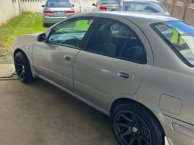 Nissan Almera