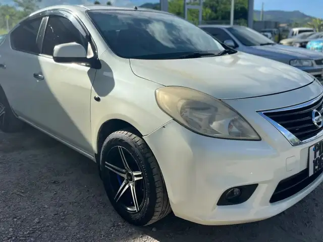 Nissan Versa