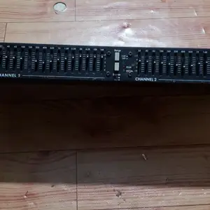 Wharfedale Pro 15 band equalizer, Arima
