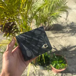 Men Wallet, Aranguez