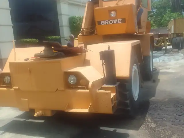 35 TON GROVE CRANE, Williamsville