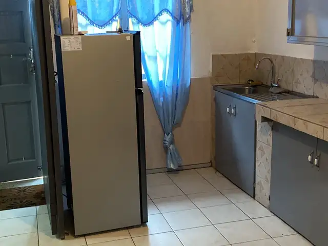 Studio apartment in Lockhart Lane to rent, Belmont