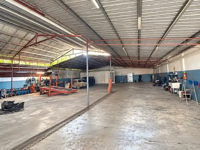 Auto body shop, Chase Village