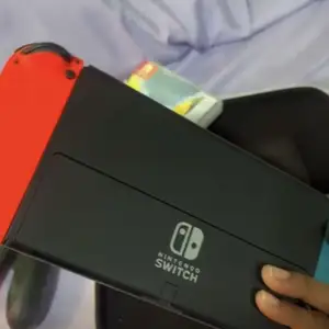 Nintendo Switch OLED, D'abadie