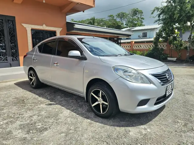 Nissan Versa