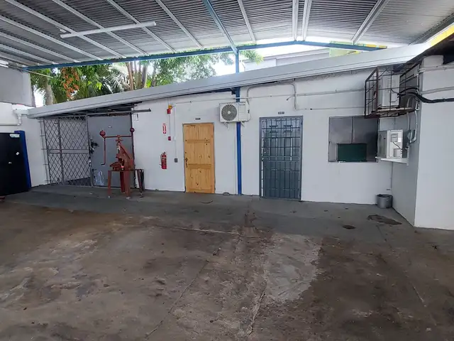 Convenient Tragarete Road, POS 2-Room Ccommercial Rental, Woodbrook