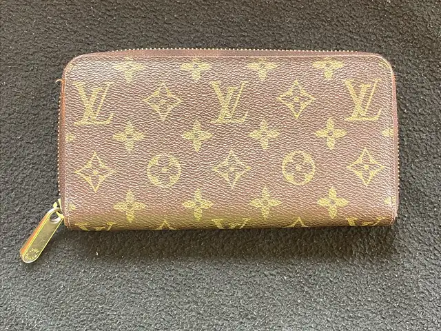 Authentic Louis Vuitton Wallet, Arima