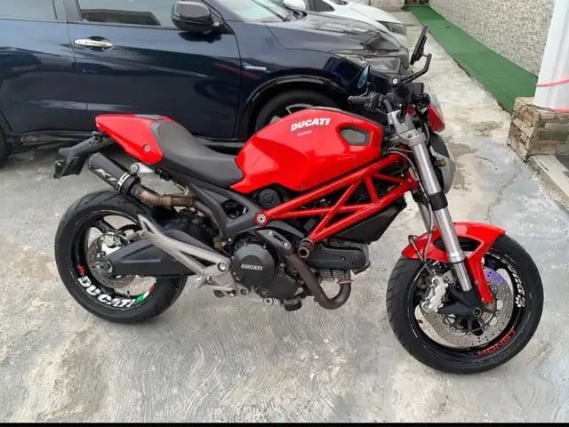 Ducati monster, Sangre Grande