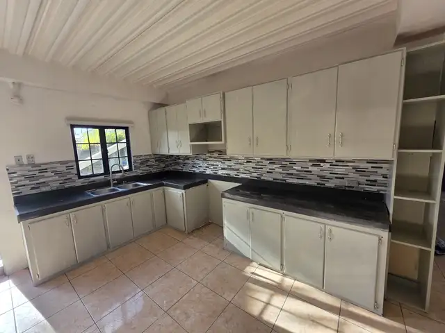 Spacious Apartment in Aranguez, Aranguez
