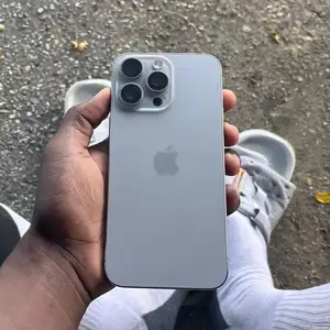 iPhone 15 pro, Sangre Grande