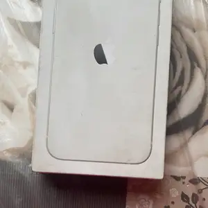 iPhone 13 like brand new 128gb comes with box an charger, protection screen, San Fernando