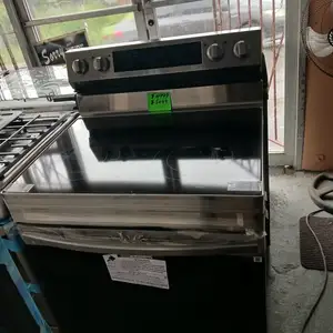 Samsung electric stove, Longdenville