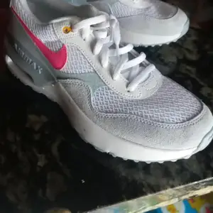 air max size 7, Westmoorings
