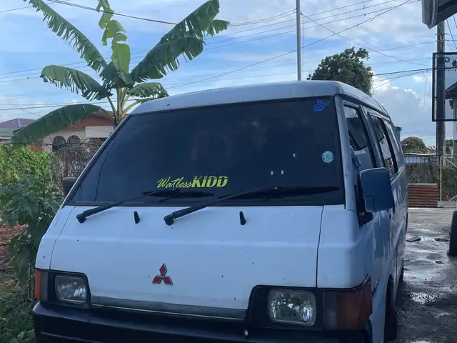 Mitsubishi L300
