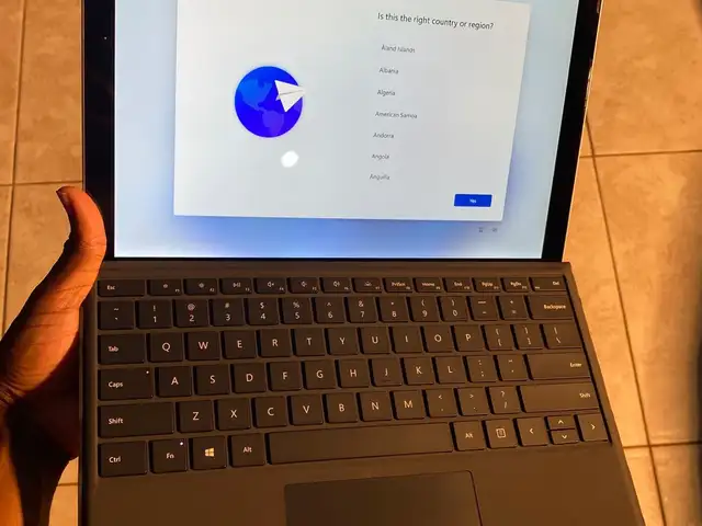 Microsoft Surface Pro i5-7300U 4GB RAM 128GB ssd, Diamond Vale