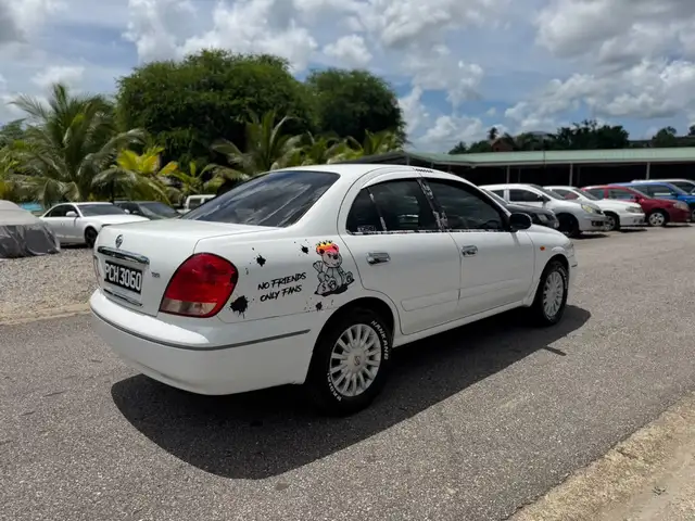 Nissan Almera