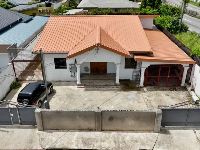 4-bedroom house in Neighbourhood for sale, Petit Valley