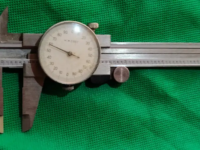 Stainless Steel Dial Caliper ., Trincity