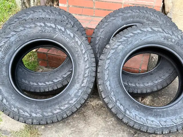 Kumho RoadVenture AT52 27/70/18, Arima