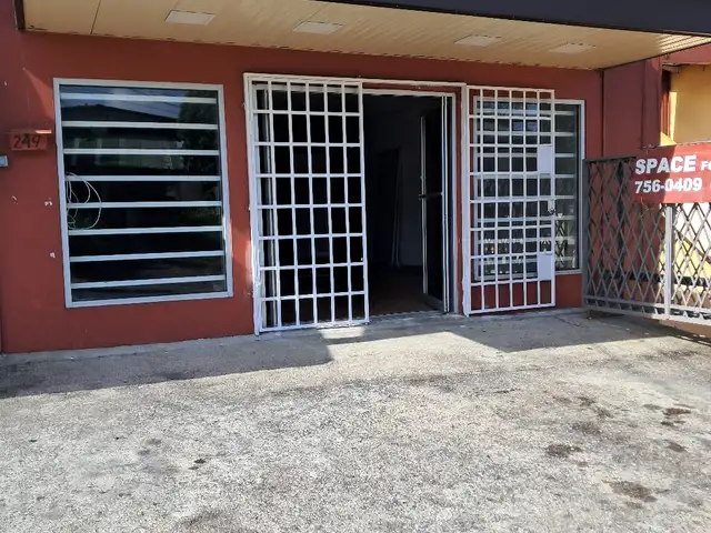 Commercial Space/1200 sq ft, San Fernando