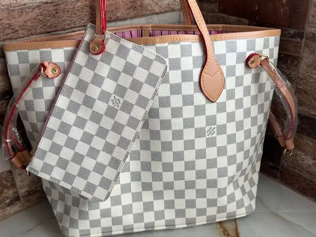Purse anf other items., Chaguanas