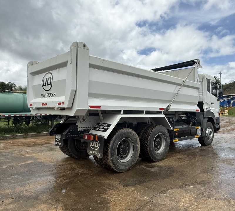 UD QUESTER 18 YARD DUMP TRUCK TT$1,000,000 №622850 in South West