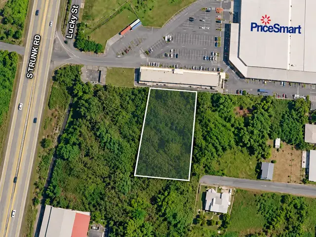 Commercial land 33000 sq.ft, La Romain