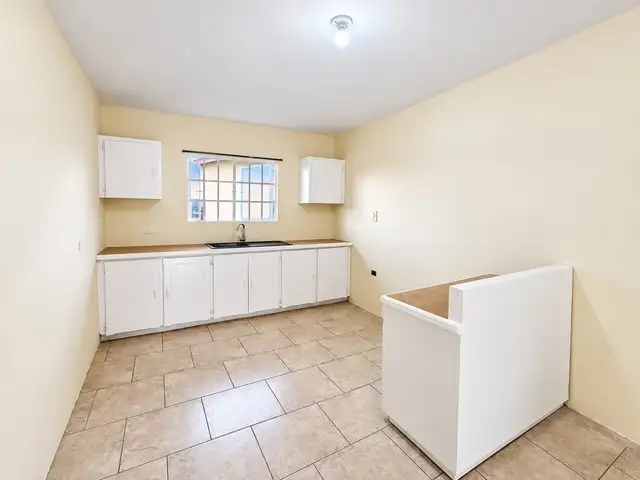 2-bedroom apartment in Tacarigua to rent, Tacarigua