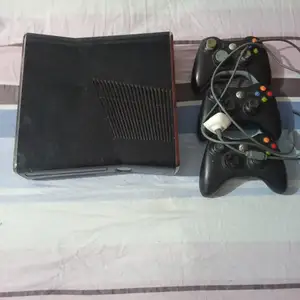 Xbox 360 slim have it packed down not using but works can't find the power cord, Arima