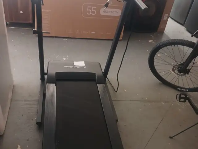 Proform Treadmill, Longdenville