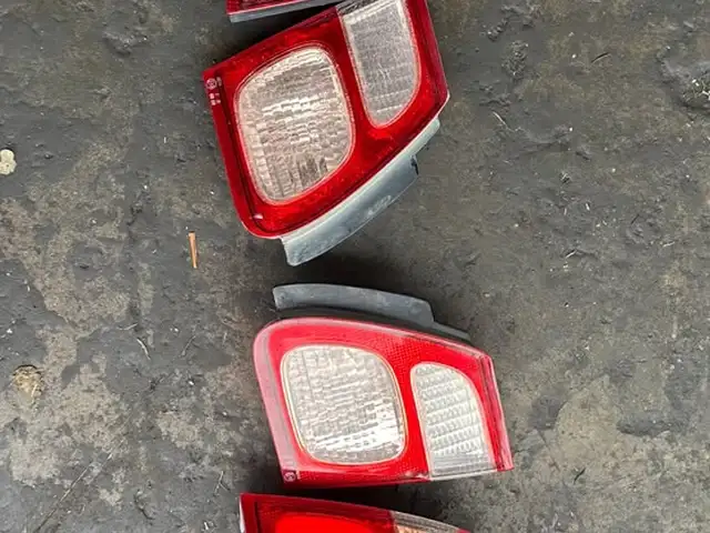 Y11/B15/Almera shocks. Small light Almera full set of rear. Original mudguard, Carnbee