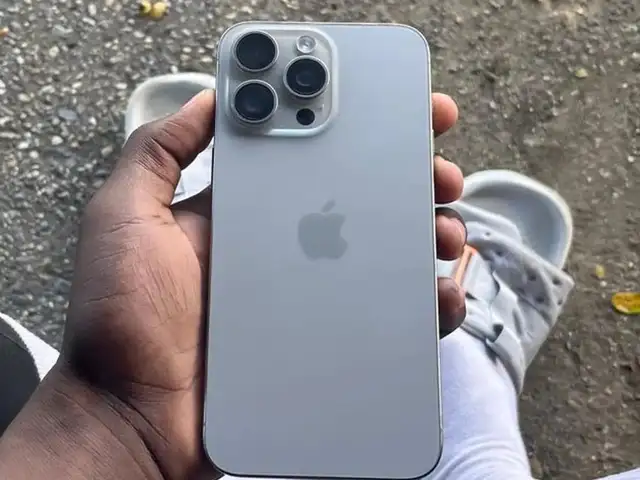 iPhone 15 pro, Sangre Grande