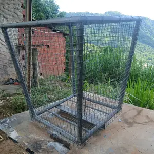 meshed metal bin, Maraval