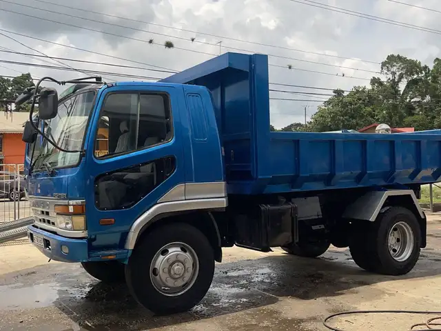 Mitsubishi Dump Truck 8 yards good working condition, Mayaro