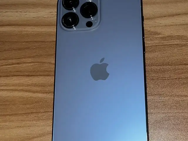 iPhone 13 Pro Max, Charlieville