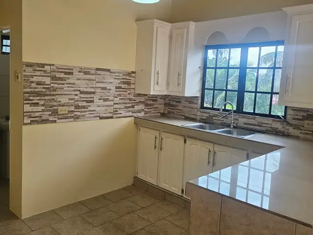 2-bedroom apartment in Dabadie to rent, D'abadie