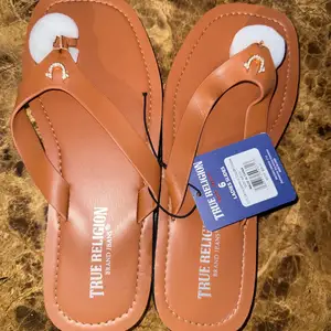 Authentic True Religion Slipper, Sangre Grande