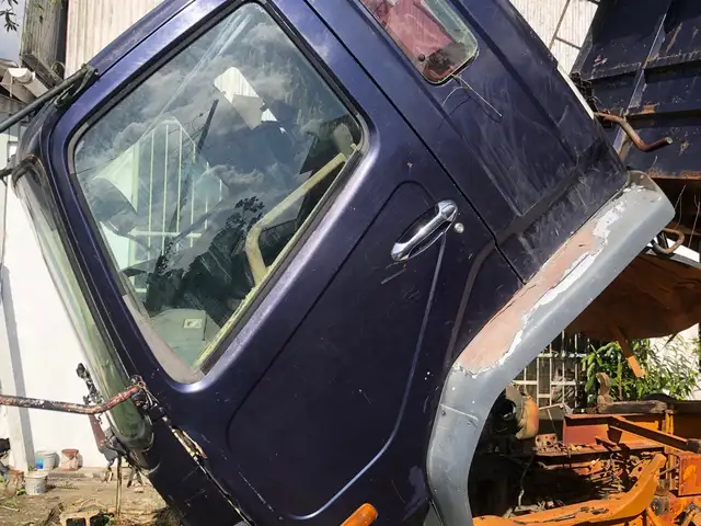 Mitsubishi Dump Truck, Sangre Grande