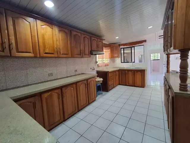 4-bedroom house in hhjj to rent, Gulf View