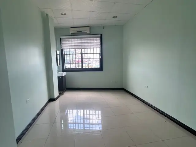Commercial Property Listing, San Fernando