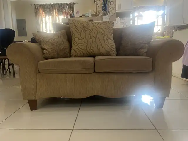 Used 5 seater Couch set, Aranguez
