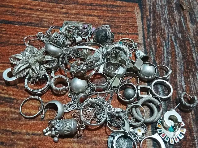 Silver 10 per Gram, Curepe