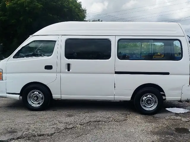 Nissan E25 Automatic, Charlieville