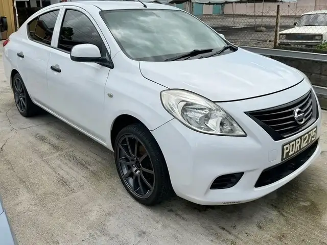 Nissan Versa