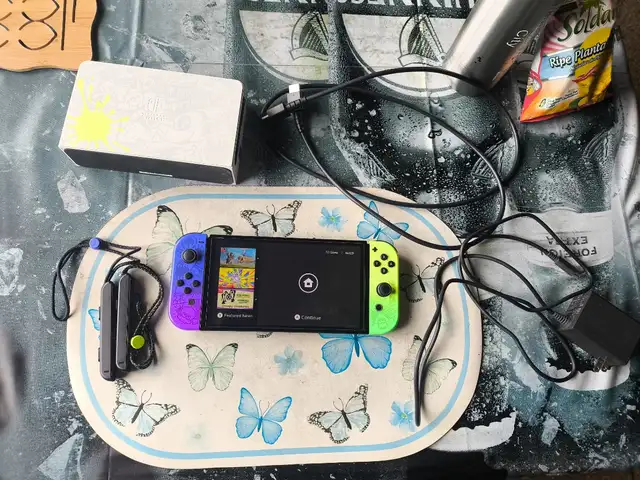 Nintendo Switch OLED Splatoon edition, St. Augustine