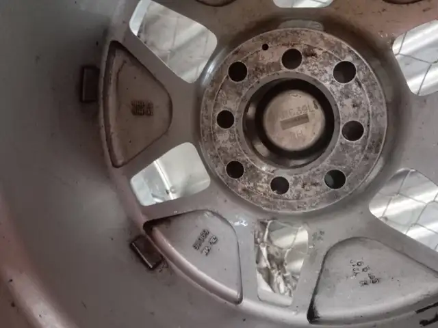 Universal rims, Valencia