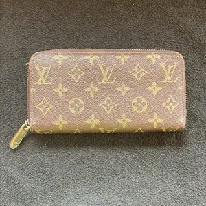 Authentic Louis Vuitton Wallet, Arima