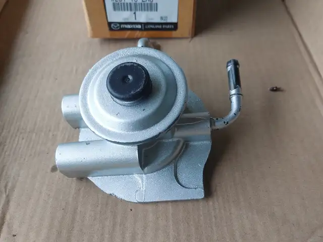 MAZDA B 2500 FUEL FILTER PRIMER PUMP., Cunupia